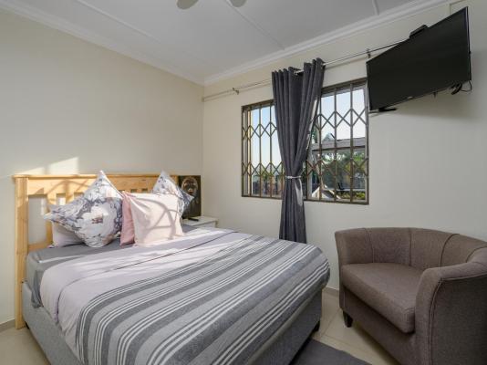 Room image 10