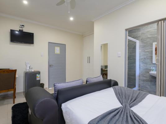 Room image 1