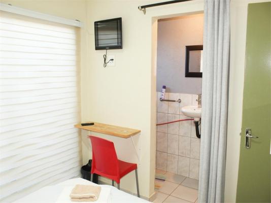 Room image 6