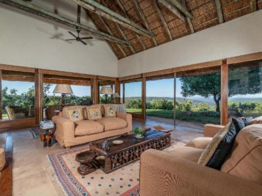 Morala Lodge - Communal lounge/ TV room