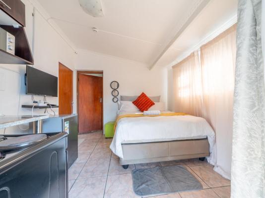 Room image 6
