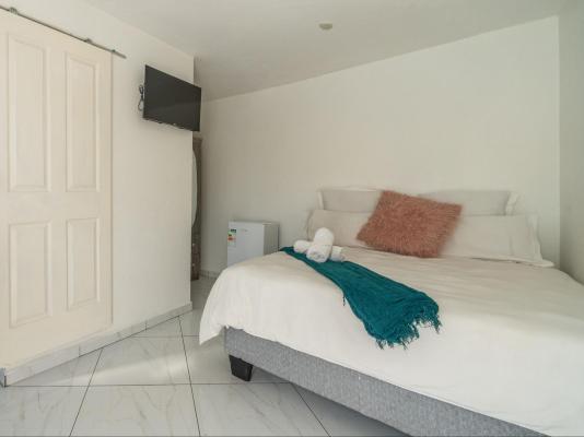Room image 1
