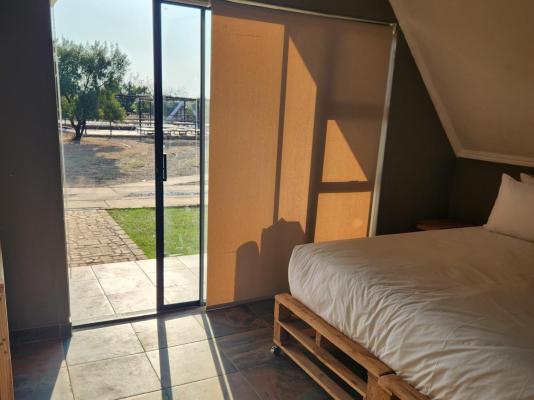 Room image 4