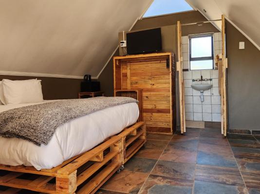 Room image 8