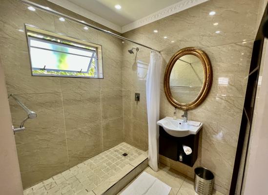 Room image 15