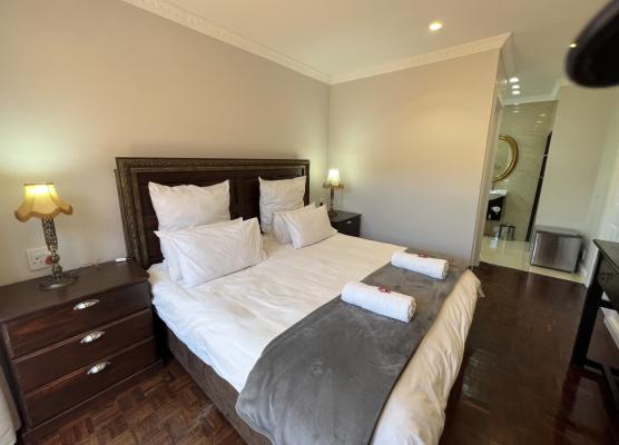 Room image 17