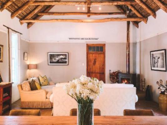 Onse Rus Guest House - Living Room