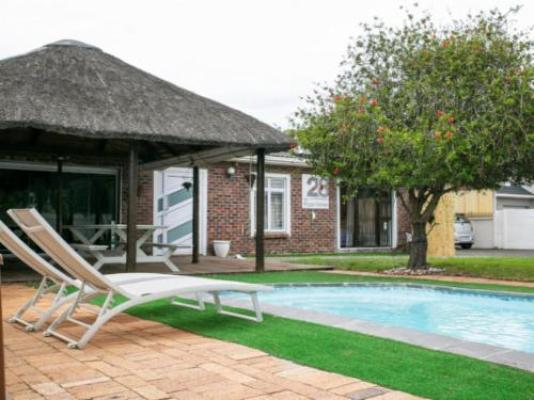 Blouberg Beach Nest - Swimming pool
