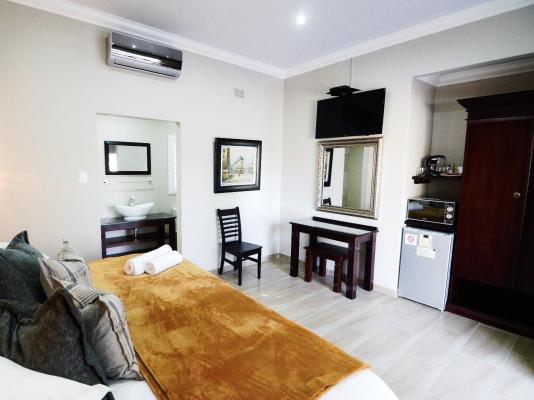 Room image 17