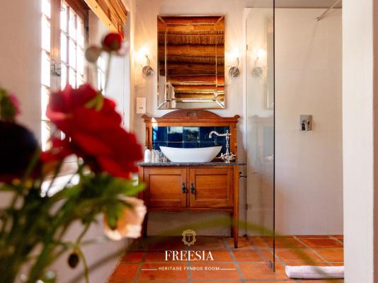 Room image 7
