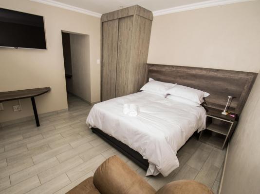 Room image 10
