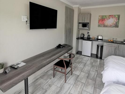 Room image 4