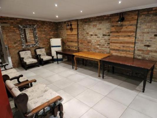 Snips Accommodation - Dining area