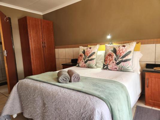 Room image 4