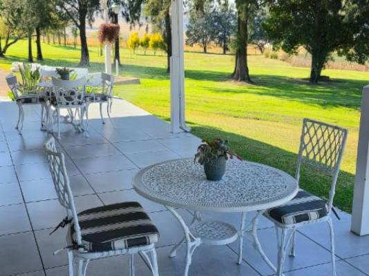 Newcastle Country Lodge - Patio