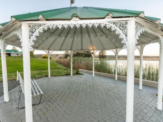 Newcastle Country Lodge - Patio