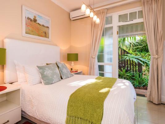 Room image 4