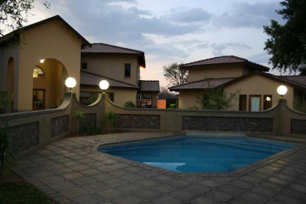 Madidinkwe Guest Villa