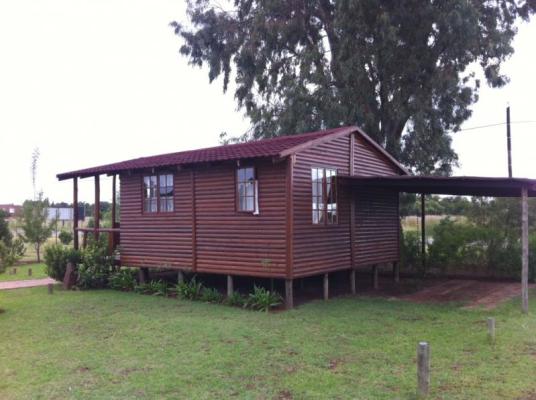 Log Home Gum Tree