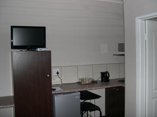 Small kitchenette in rooms 1-6