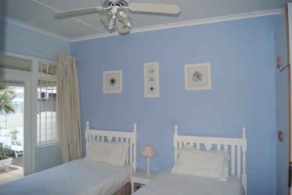 Sommersby - Twin Room Blue