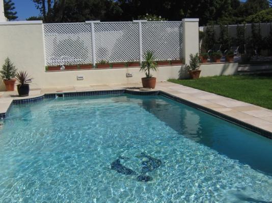 Constantia Cottages - Solar-Heated Swimming Pool