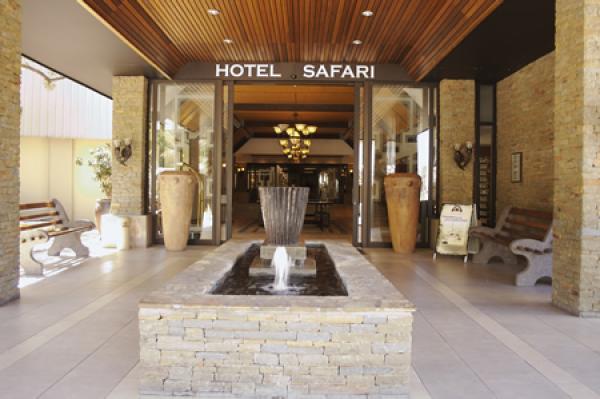 Hotel Safari Entrance
