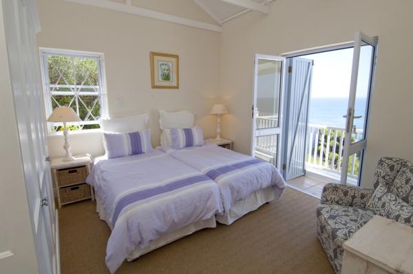 Twin Bedroom with Fabulous Sea View