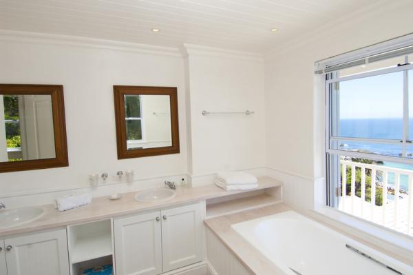 En Suite Bathroom with Wonderful Sea View