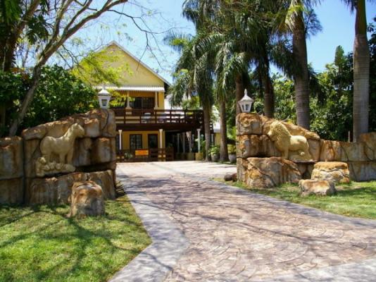 Leopard Tree Lodge