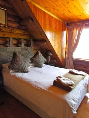 Double Storey Cabin - upstairs bedroom