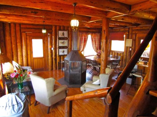 Double Storey Cabin - Lounge / diningroom