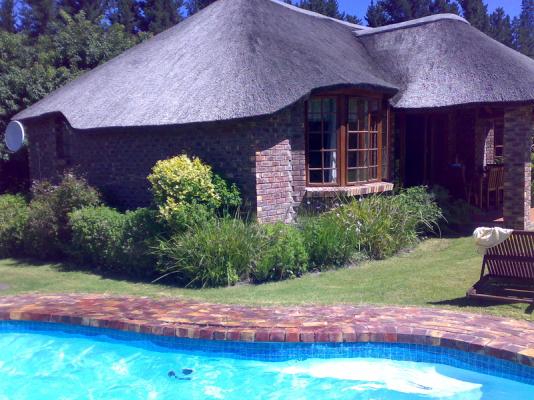 Two bedroom cottage with private swimming pool