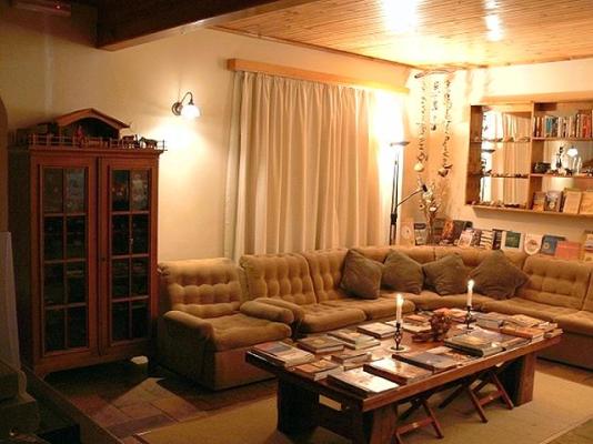 TV lounge at Sam's Giardino