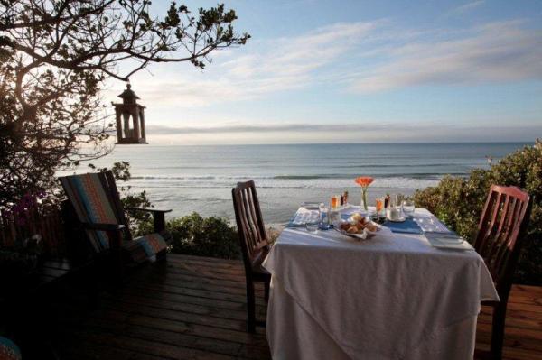 Breakfast on the Prana Deck