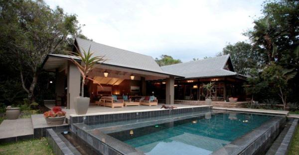 The Pool Pavillion