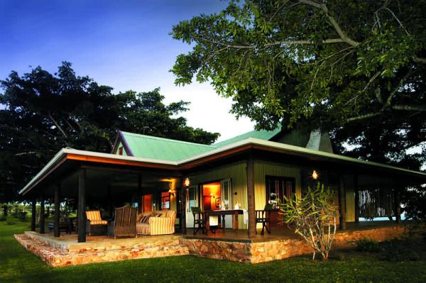 Camp Figtree Colonial African Lodge