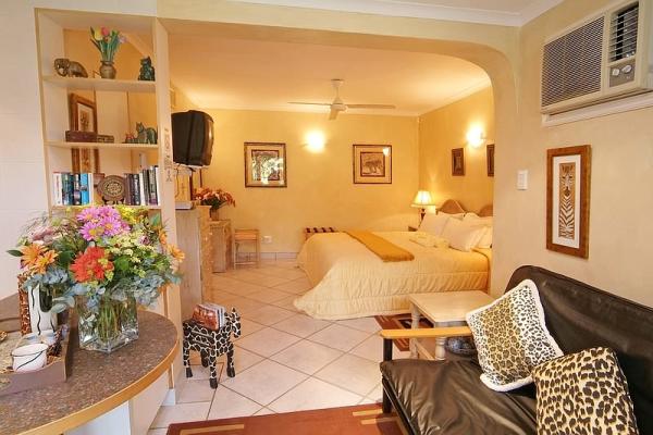 Cheetah Room - Self Catering or Bed & Breakfast Room