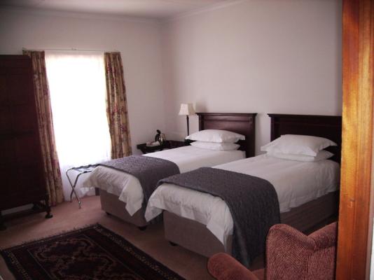 Twin bedroom