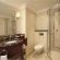 Luxury Twin Room bathroom
