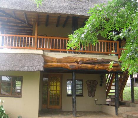 Emahlathini Guest Farm