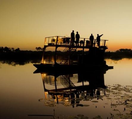 Kings Pool Boat Cruise