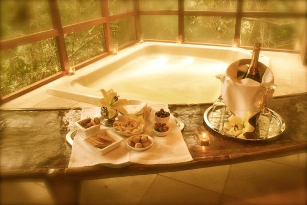 Jacuzzi with Spa Platter & Bubbly