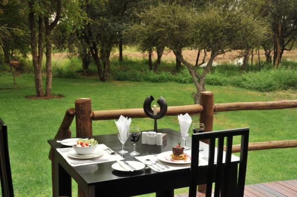 Black Rhino Game Lodge - Pilanesberg Game Reserve