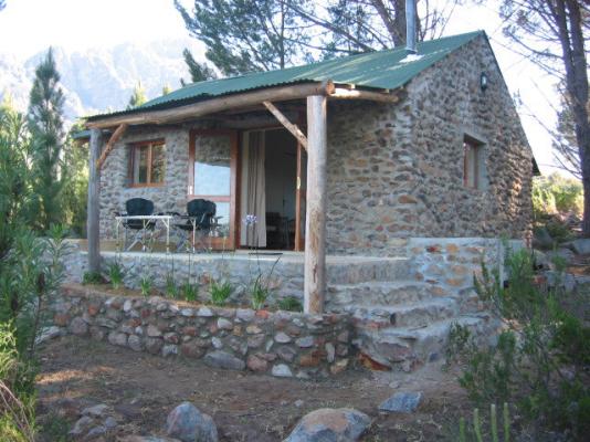 Pine Cottage - Front View & Splash Pool