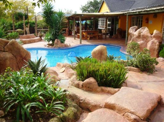 Flintstones Guest House Fourways