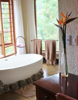 Honeymoon Chalet Bathroom