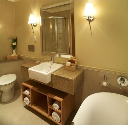 Luxury Twin and Family Room Bathroom