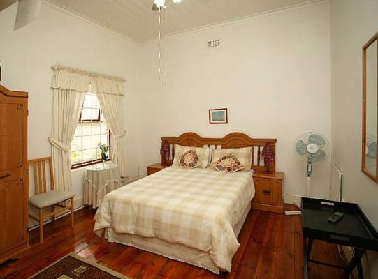 District Six Guesthouse