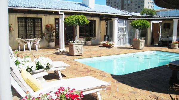 Dolphin Inn Blouberg swimmingpool